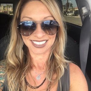 Meet your Posher, Marie